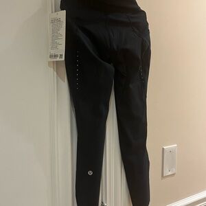 NWT LULULEMON Fast and Free HR Crop with pockets Pant Navy 2